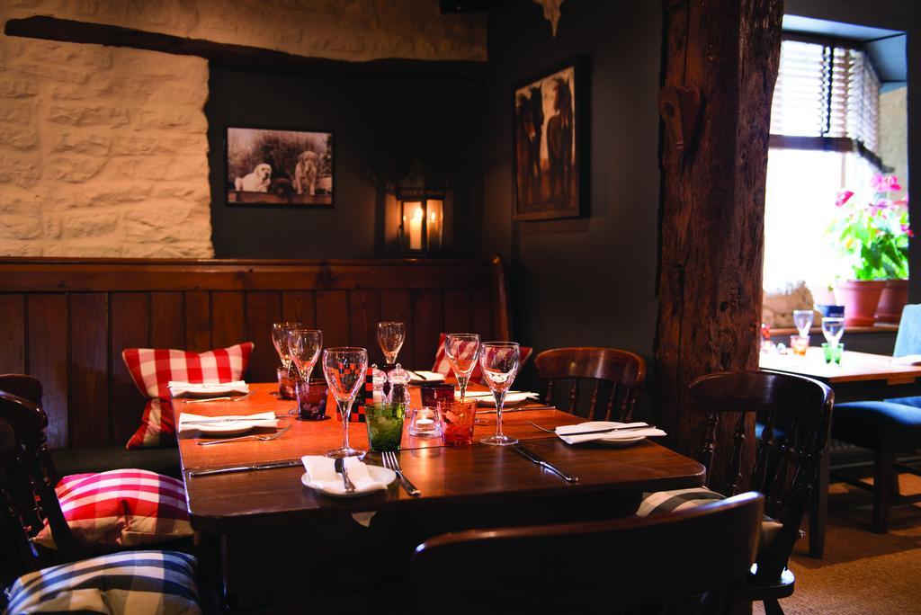Long Compton The Red Lion Inn מראה חיצוני תמונה